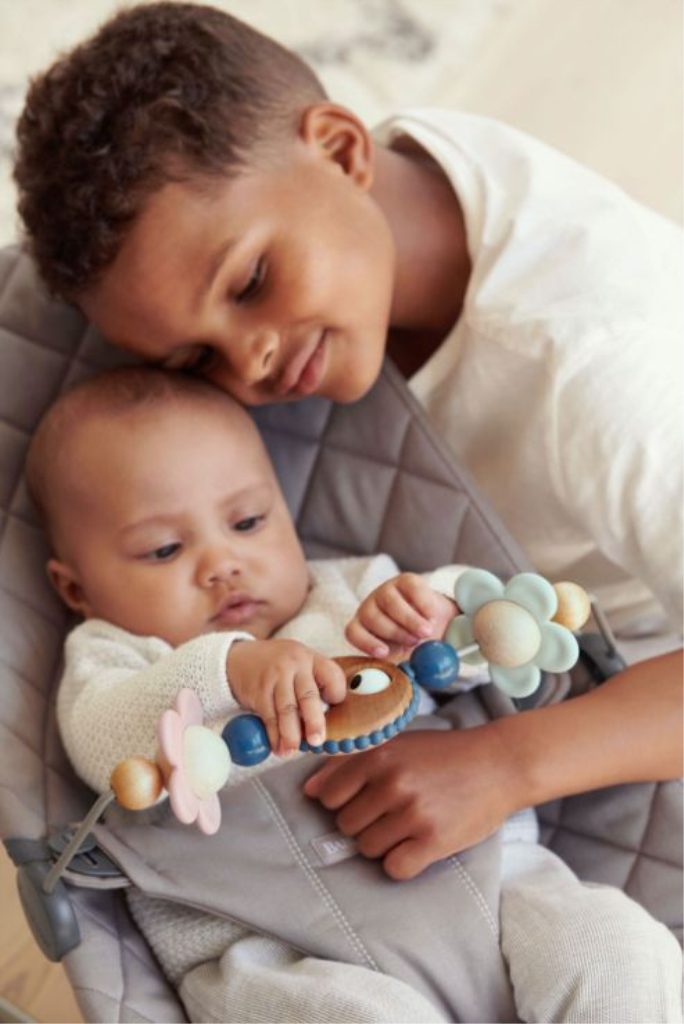 BABYBJORN IGRAČKA ZA LEŽALJKU-GOOGLY EYES PASTELS