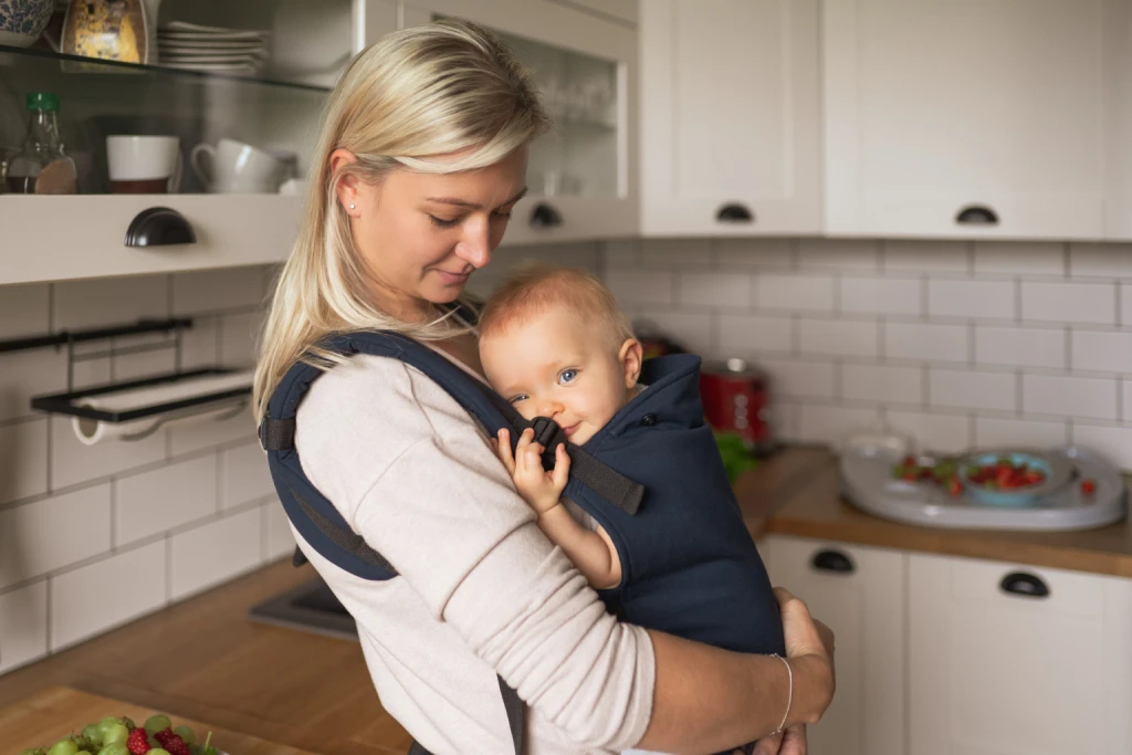 MOMI COLLET NOSILJKA ZA BEBE,BLACK