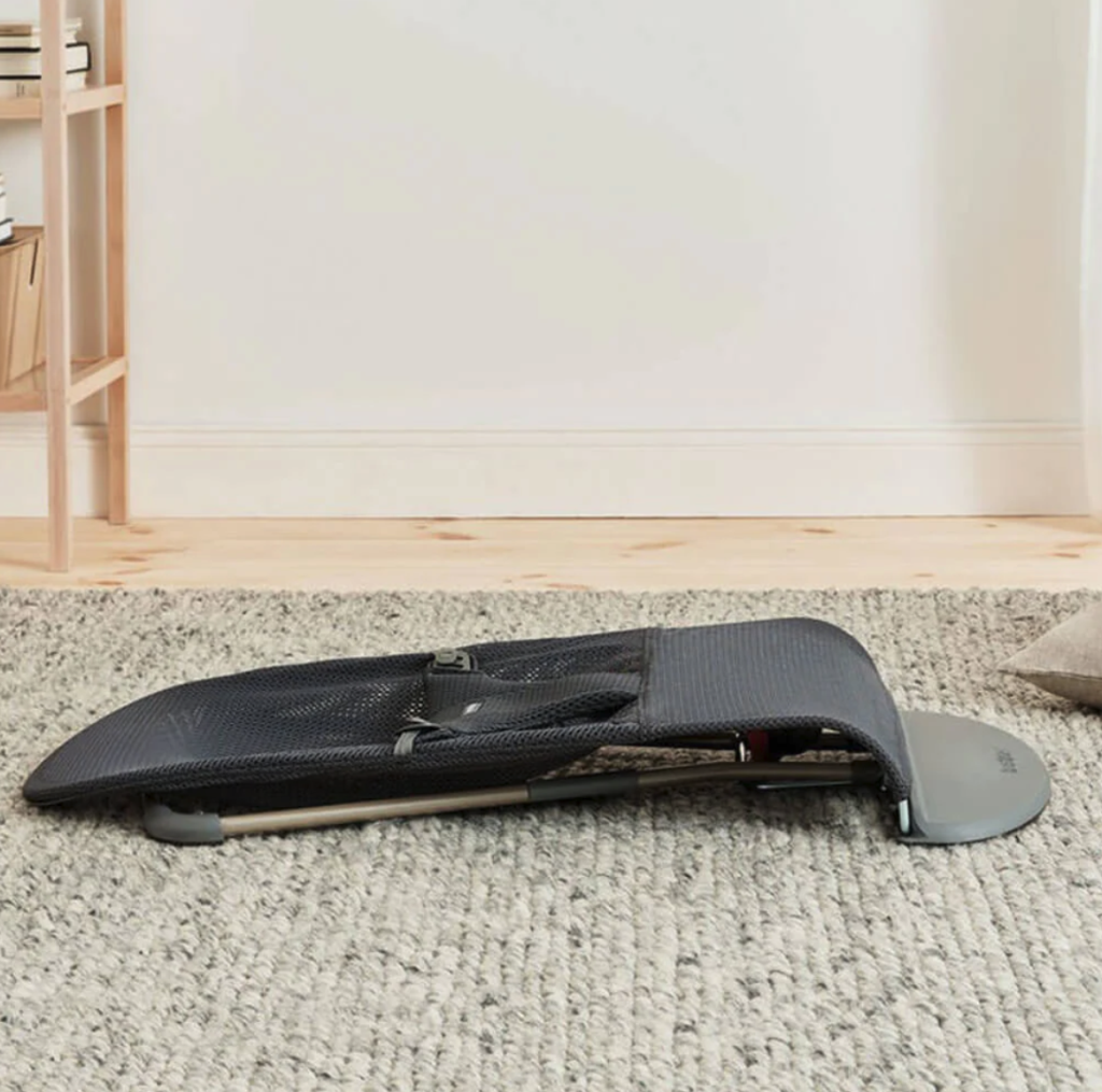 BABYBJORN BLISS MESH LEŽALJKA ANTHRACITE