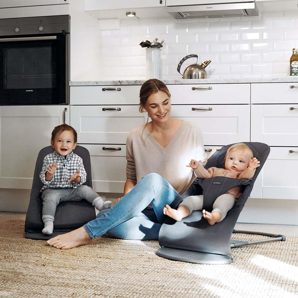 BABYBJORN BLISS MESH LEŽALJKA ANTHRACITE