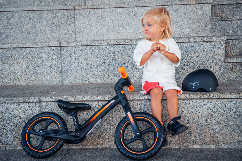 MOMI MIZO BALANS BICIKL ,PINK+MOMI MIMI KACIGA BLACK