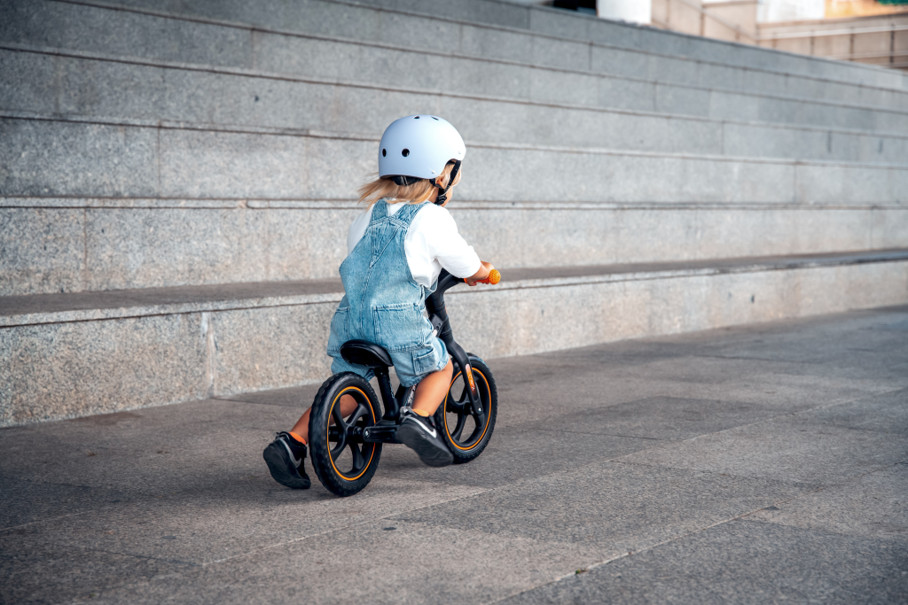 MOMI MIZO BALANS BICIKL ,PINK+MOMI MIMI KACIGA BLACK