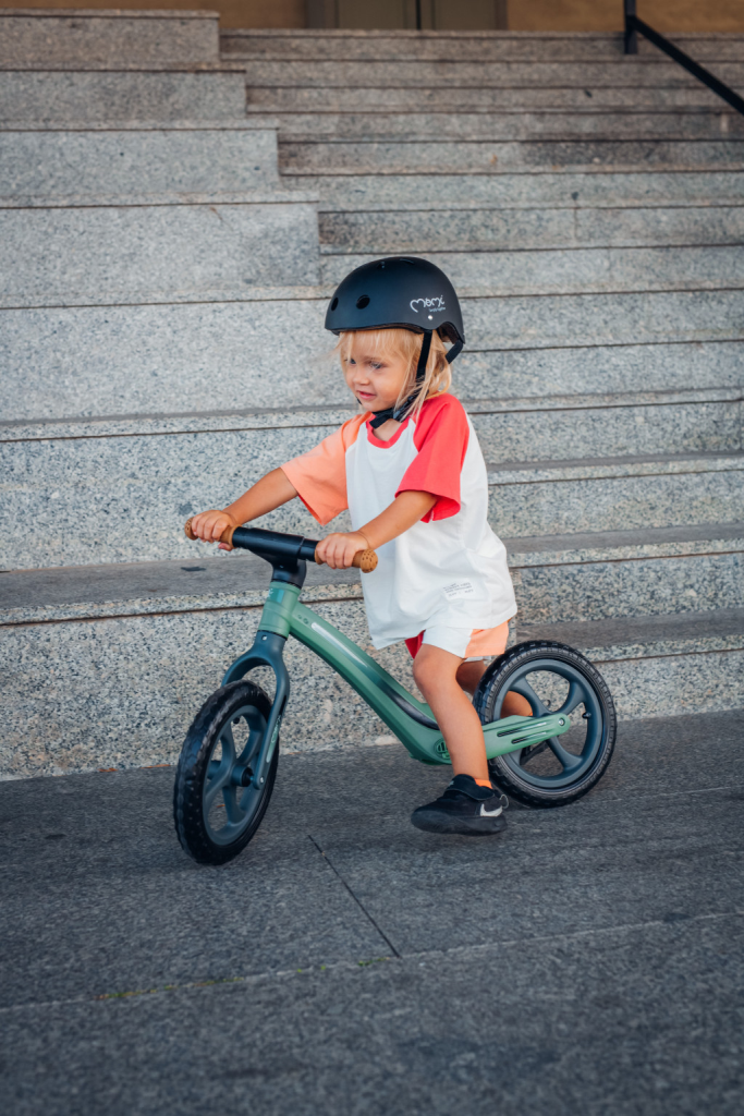 MOMI MIZO BALANS BICIKL ,GREEN+MOMI MIMI KACIGA BLACK