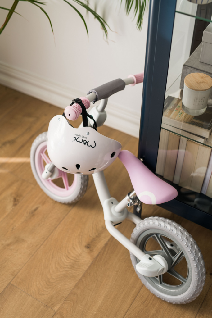 MOMI MIMI KACIGA,BLACK