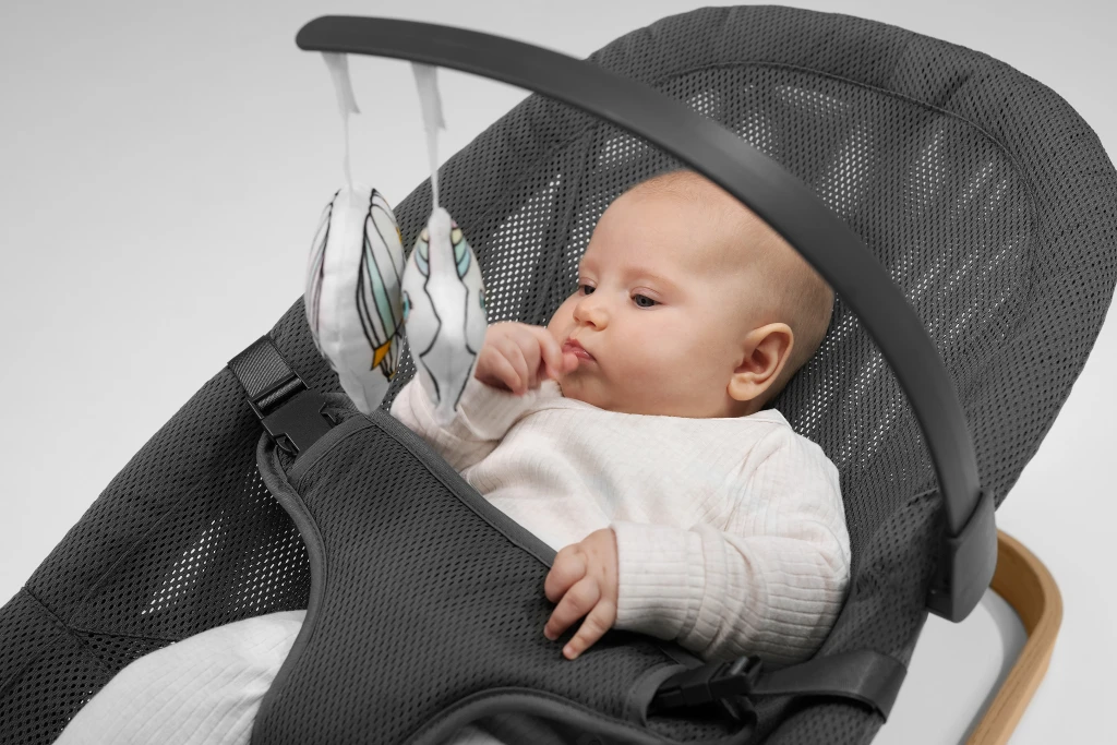 LIONELO JUNE LEŽALJKA GREY