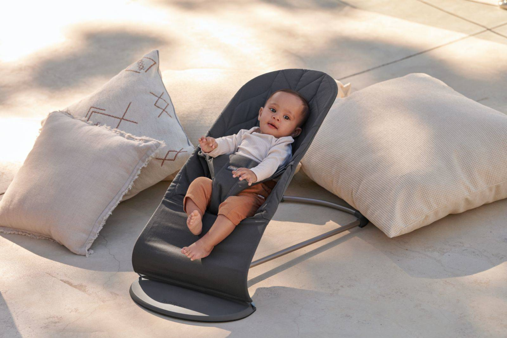 BABYBJORN BLISS WOVEN PETAL QUILT LEŽALJKA,ANTHRACITE