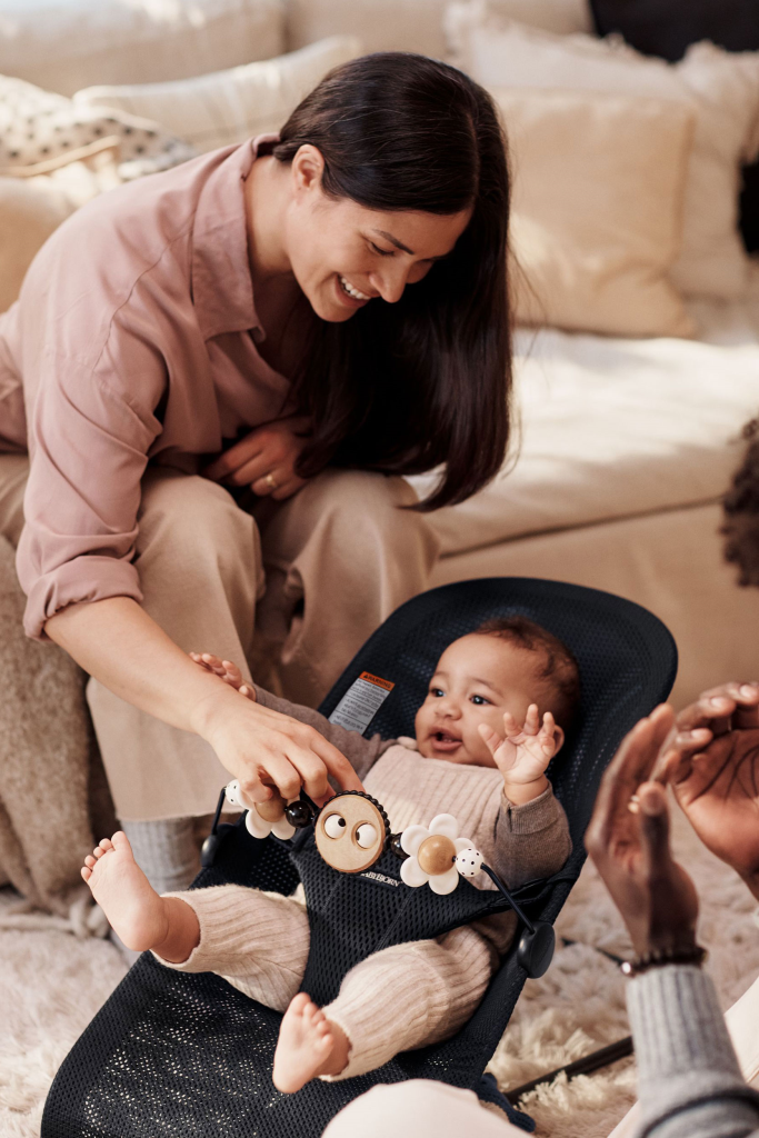 BABYBJORN IGRAČKA ZA LEŽALJKU,GOOGLY EYES BLACK&WHITE