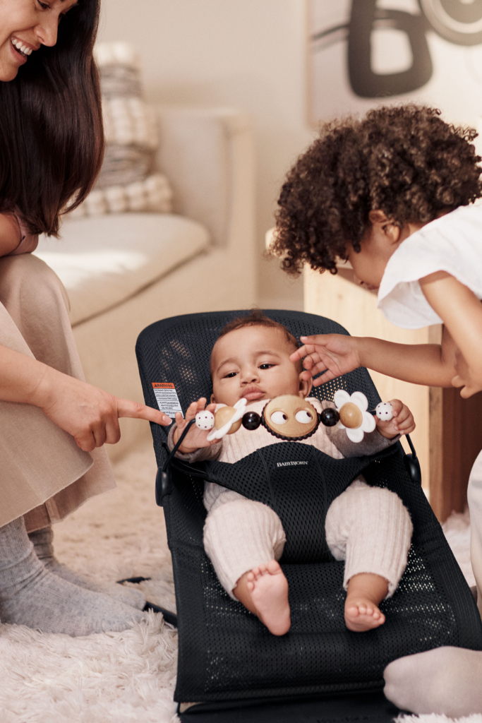 BABYBJORN IGRAČKA ZA LEŽALJKU,GOOGLY EYES BLACK&WHITE