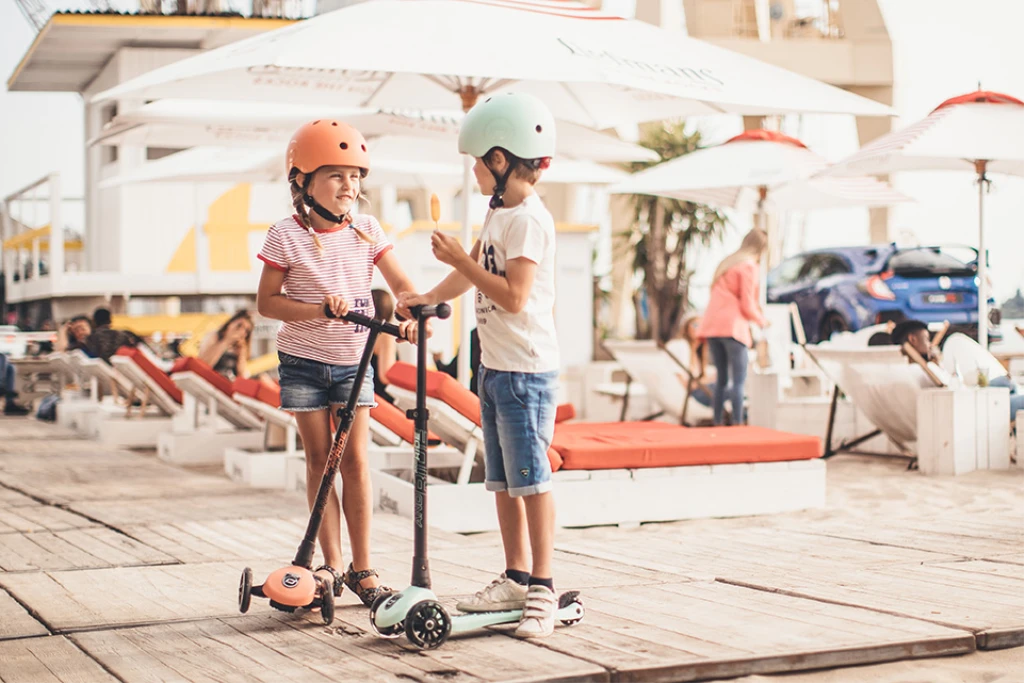 SCOOT AND RIDE HIGHWAYKICK 3 LED ROMOBIL, KIWI 