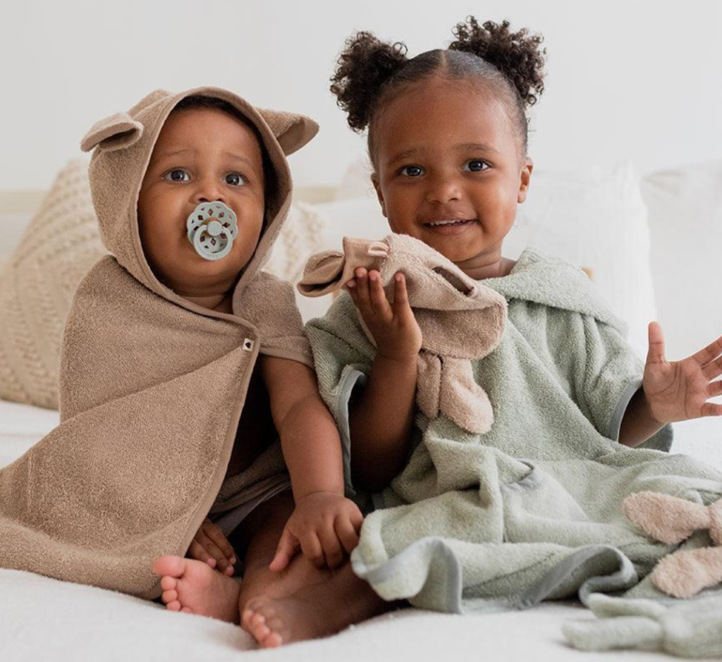 BIBS KANGAROO PONČO-WOODCHUCH