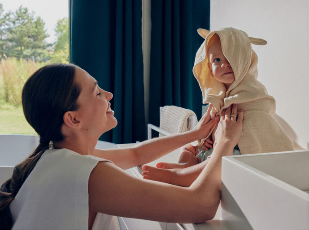 LIONELO RUČNIK OD MUSLINA S KAPULJAČOM BEŽ CAPPUCCINO