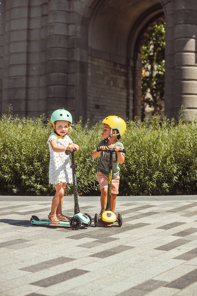 SCOOT AND RIDE HIGHWAYKICK 3 LED ROMOBIL, BLUEBERRY 