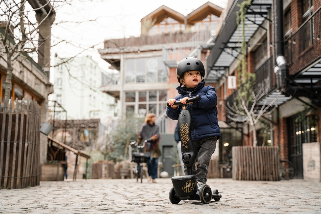 SCOOT AND RIDE HIGHWAYKICK 1 LIFESTYLE ROMOBIL, BLACK-GOLD