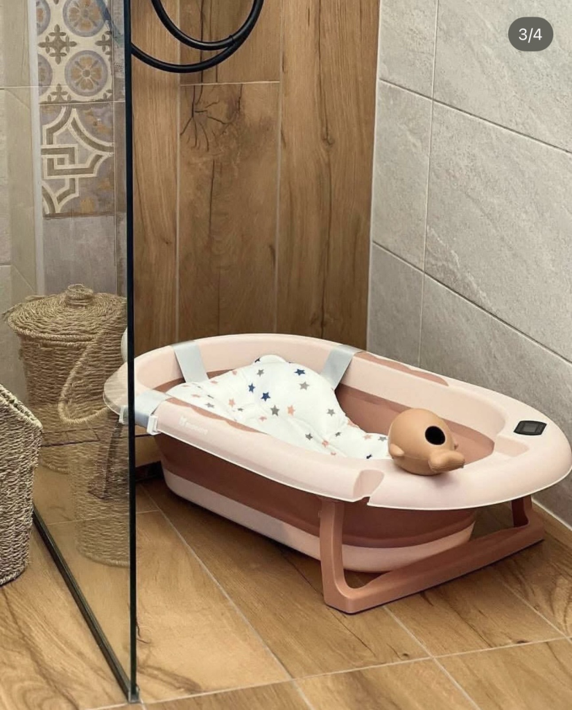 SKLOPIVA KADA S TERMOMETROM I UMETKOM ZA KUPANJE NEM.