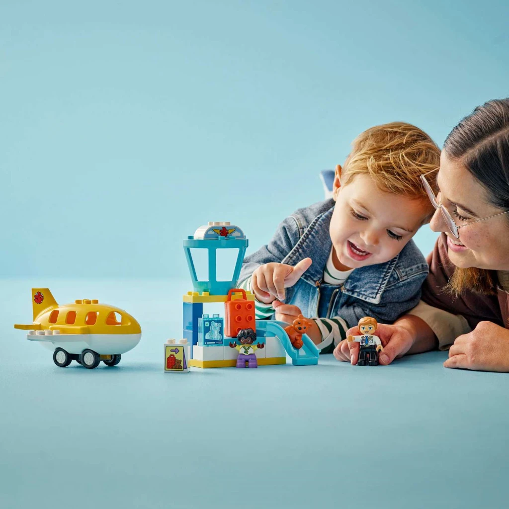 LEGO 10443 PRVI PUT NA AERODROMU