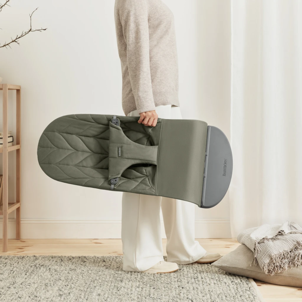 BABYBJORN BLISS WOVEN PETAL LEŽALJKA-DARK GREY