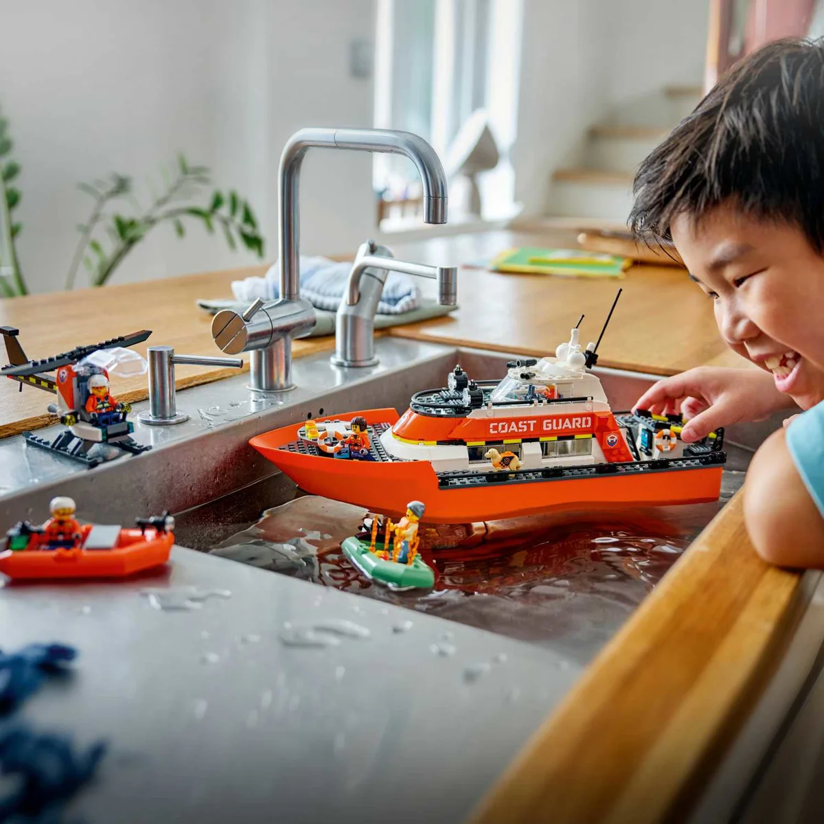 LEGO 60504 SPASILAČKI BROD I HELIKOPTER