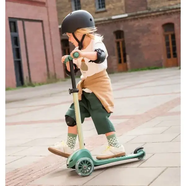 SCOOT AND RIDE ROMOBIL HIGHWAXKICK 3S FOREST