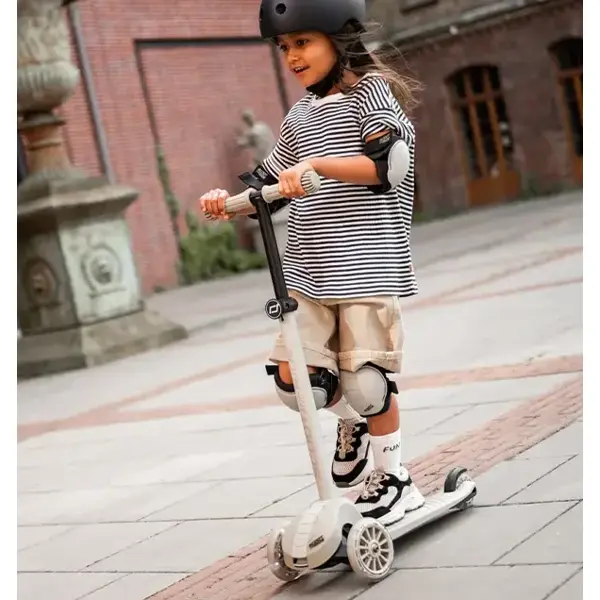 SCOOT AND RIDE ROMOBIL HIGHWAYKICK 3S ASH