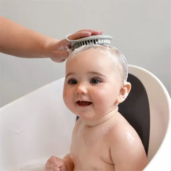 SHNUGGLE MEKA SILIKONSKA ČETKA ZA KUPANJE-TAUPE