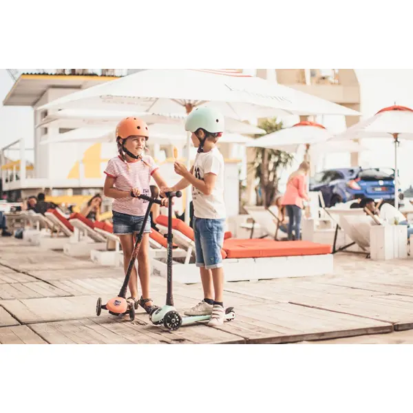 SCOOT AND RIDE HIGHWAYKICK 3 LED ROMOBIL, KIWI 