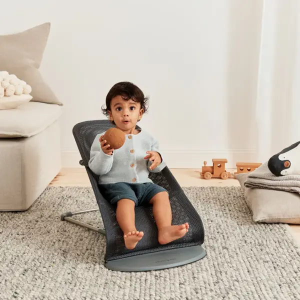 BABYBJORN BLISS MESH LEŽALJKA ANTHRACITE
