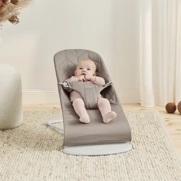 BABYBJORN BLISS COTTON PETAL LEŽALJKA SAND GREY