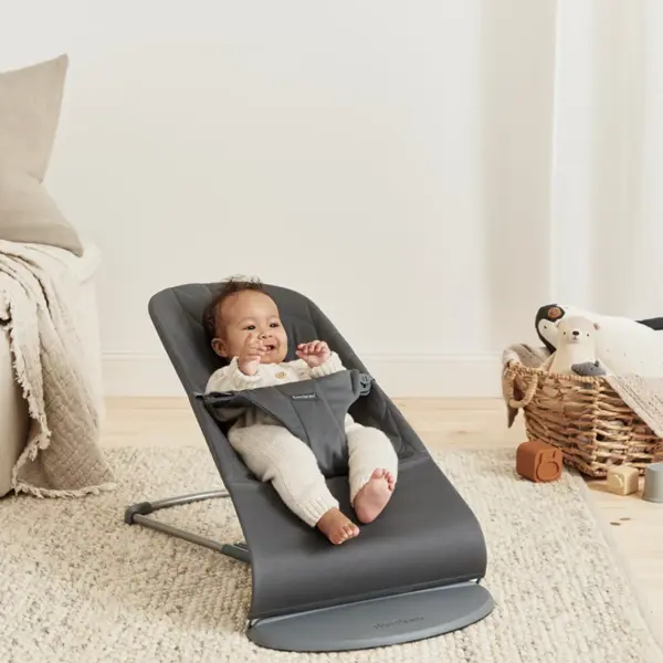 BABYBJORN BLISS WOVEN PETAL QUILT LEŽALJKA,ANTHRACITE