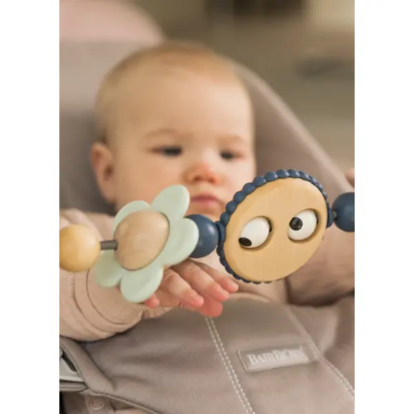 BABYBJORN IGRAČKA ZA LEŽALJKU-GOOGLY EYES PASTELS