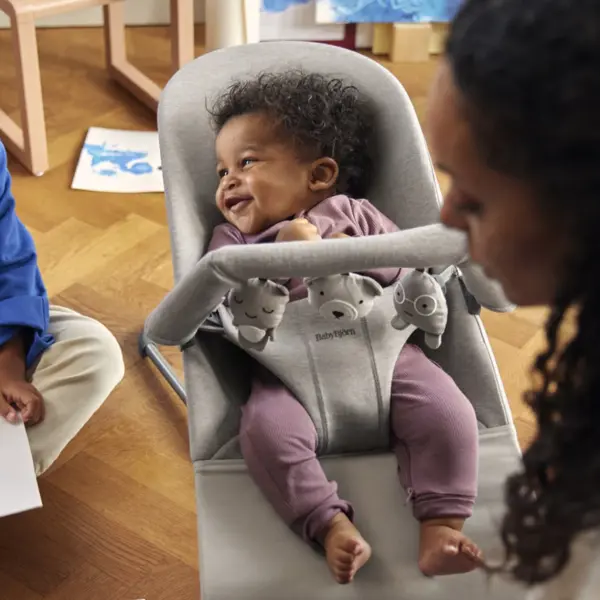 BABYBJORN SOFT FRIENDS IGRAČKA ZA LEŽALJKU, NEUTRALS