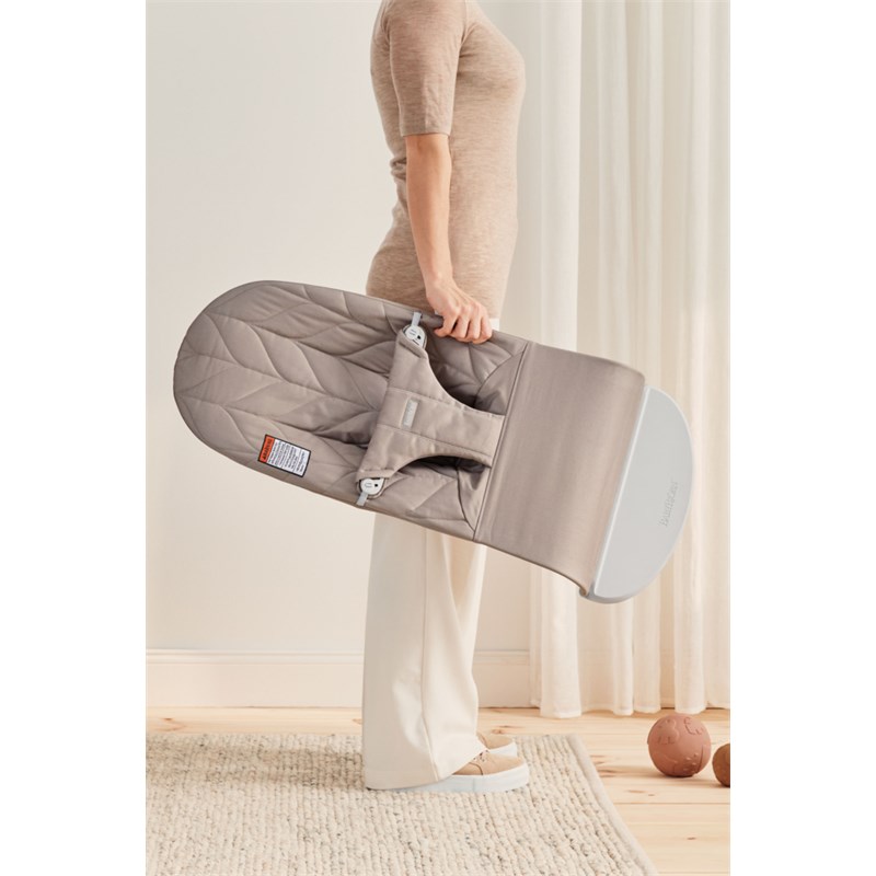 BABYBJORN BLISS COTTON PETAL LEŽALJKA SAND GREY