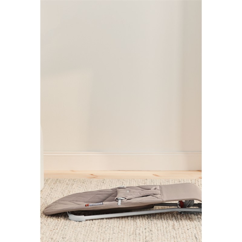 BABYBJORN BLISS COTTON PETAL LEŽALJKA SAND GREY