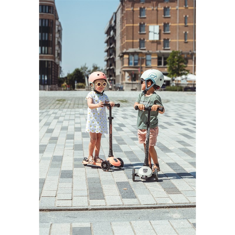 SCOOT AND RIDE HIGHWAYKICK 3 ROMOBIL PEACH LED 