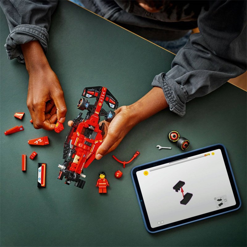 LEGO 77242 FERRARI SF-24 F1 TRKAĆI AUTO