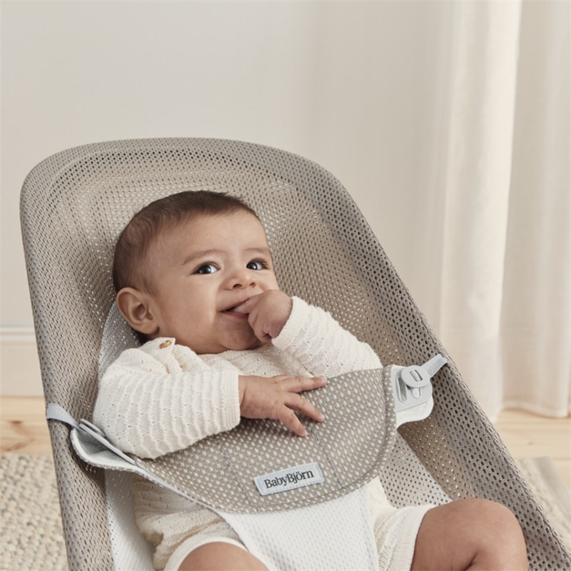 BABYBJORN BLISS MESH LEŽALJKA SAND GREY BEIGE/WHITE