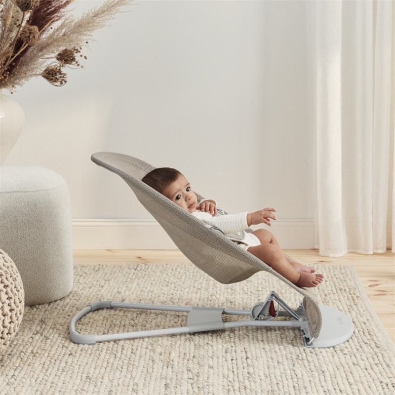 BABYBJORN BLISS MESH LEŽALJKA SAND GREY BEIGE/WHITE