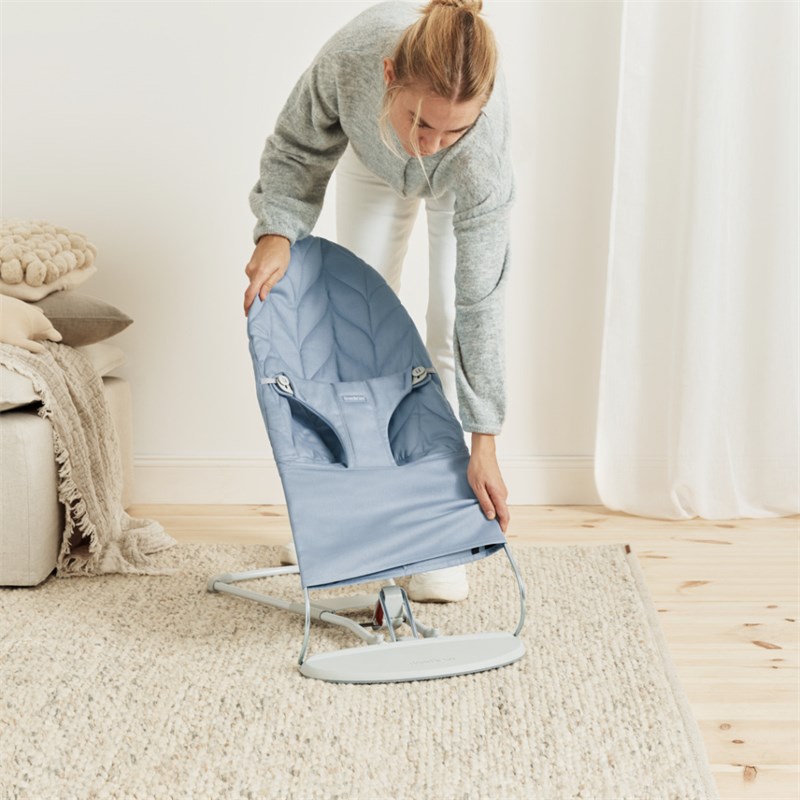 BABYBJORN BLISS WOVEN PETAL QUILT LEŽALJKA-BLUE