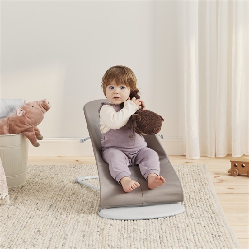 BABYBJORN BLISS COTTON PETAL LEŽALJKA SAND GREY