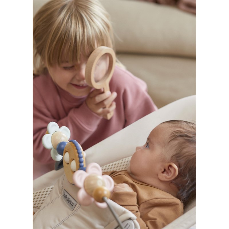 BABYBJORN IGRAČKA ZA LEŽALJKU-GOOGLY EYES PASTELS