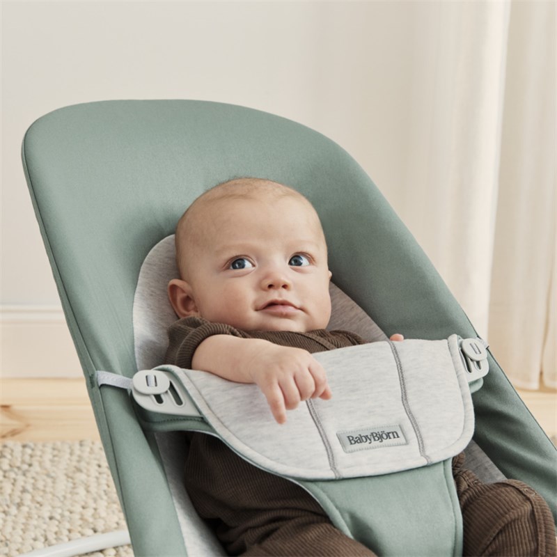 BABYBJORN BALANCE SOFT WOVEN/JERSEY LEŽALJKA, LIGHT SAGE-GRE