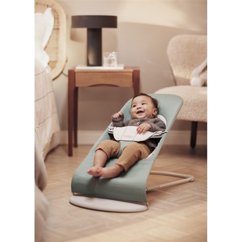 BABYBJORN BALANCE SOFT WOVEN/JERSEY LEŽALJKA, LIGHT SAGE-GRE