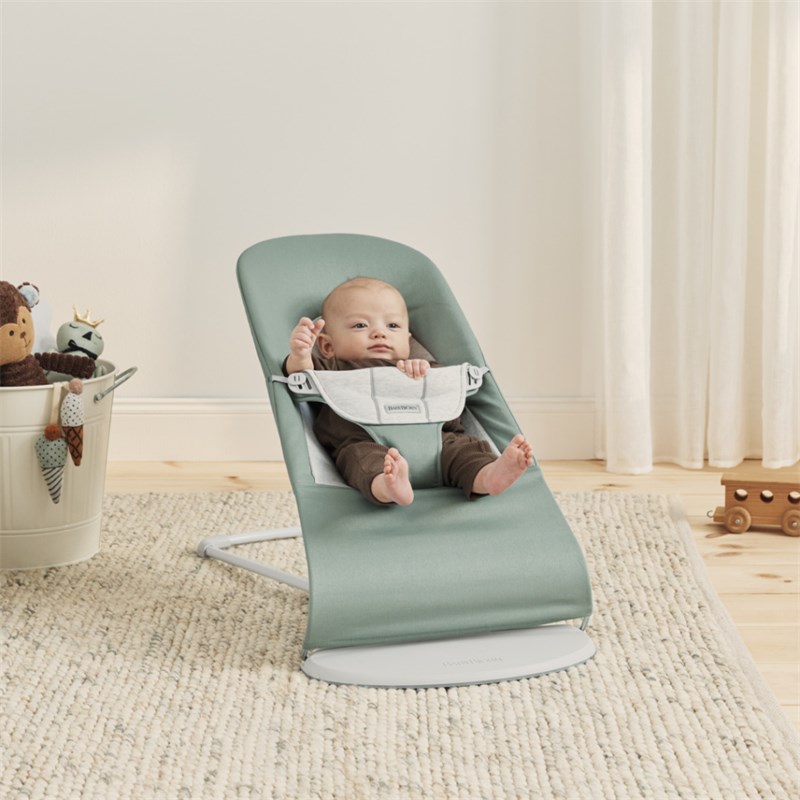BABYBJORN BALANCE SOFT WOVEN/JERSEY LEŽALJKA, LIGHT SAGE-GRE