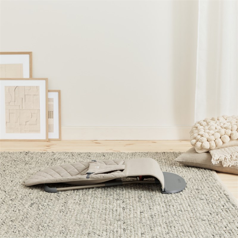 BABYBJORN BLISS WOVEN C-QUILT,SAND-GREY SA GOOGLY EYES IGRAČ